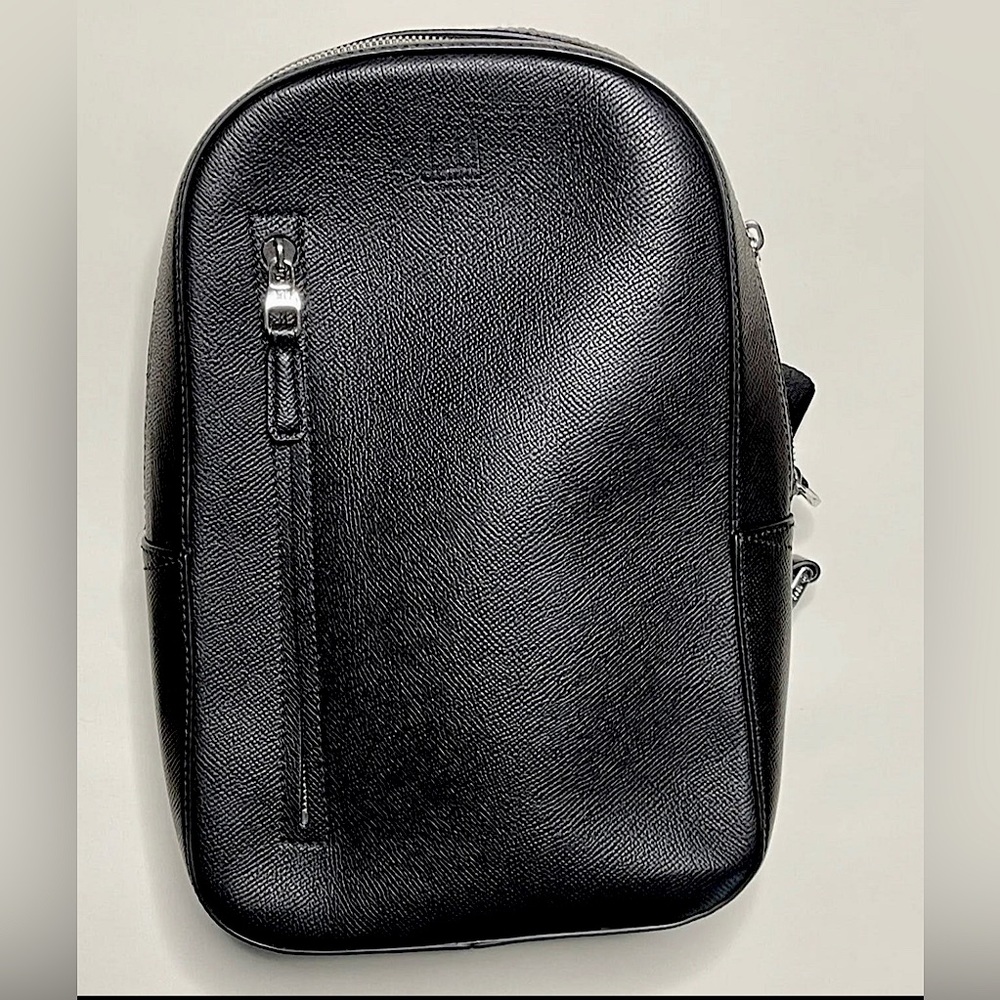 Dunhill Cadagon Black Pebbled Leather Adjustable Sling Bag-